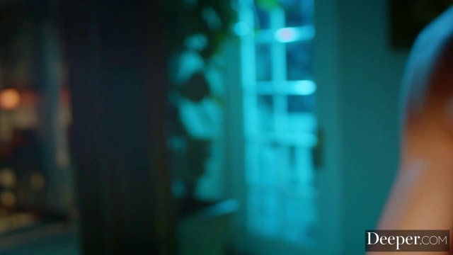Превью Помощница ублажает член шефа своими дырочками круглосуточно № 35483