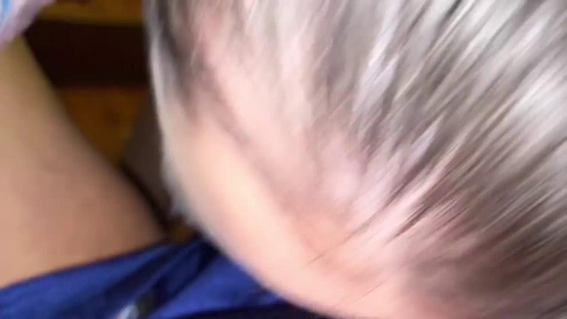 Превью Пьяная сучка жадно сосет и дает себя трахать № 41154