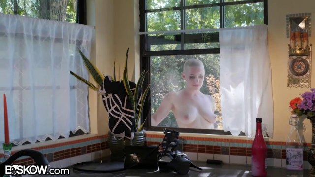 Превью Стройная цыпочка прокатилась на члене своего мужика в красивой спальне № 7853